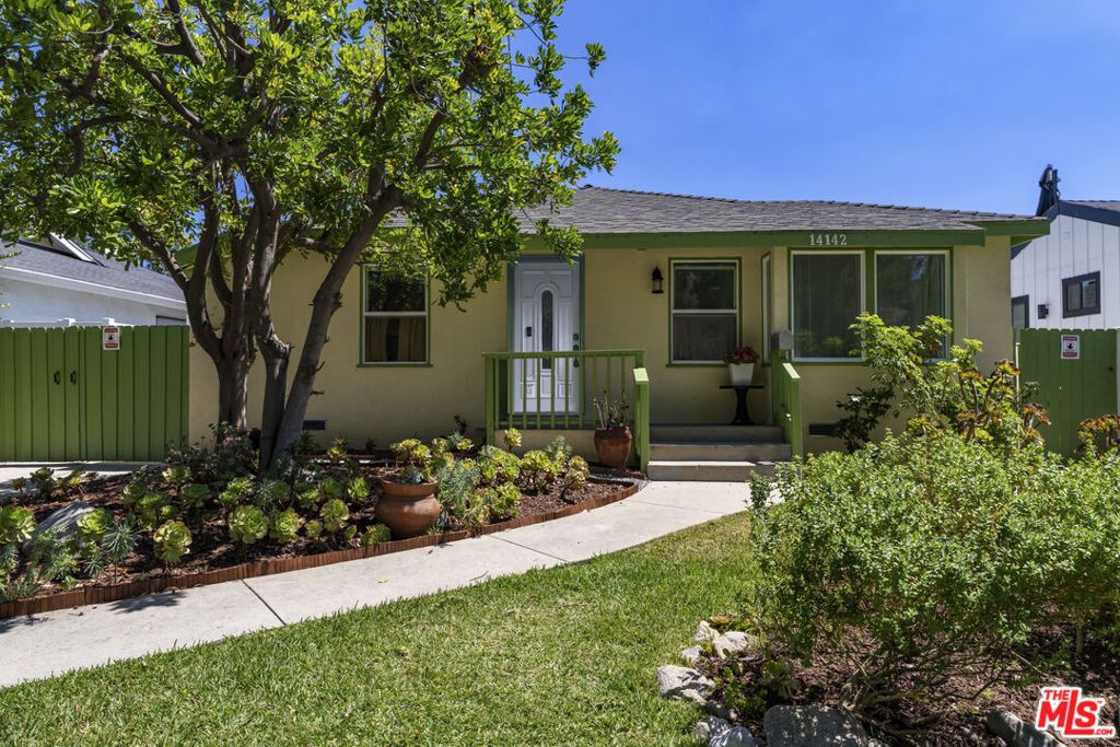 Image 4 of property listing at 14142 Hortense Street, Los Angeles, CA 91423