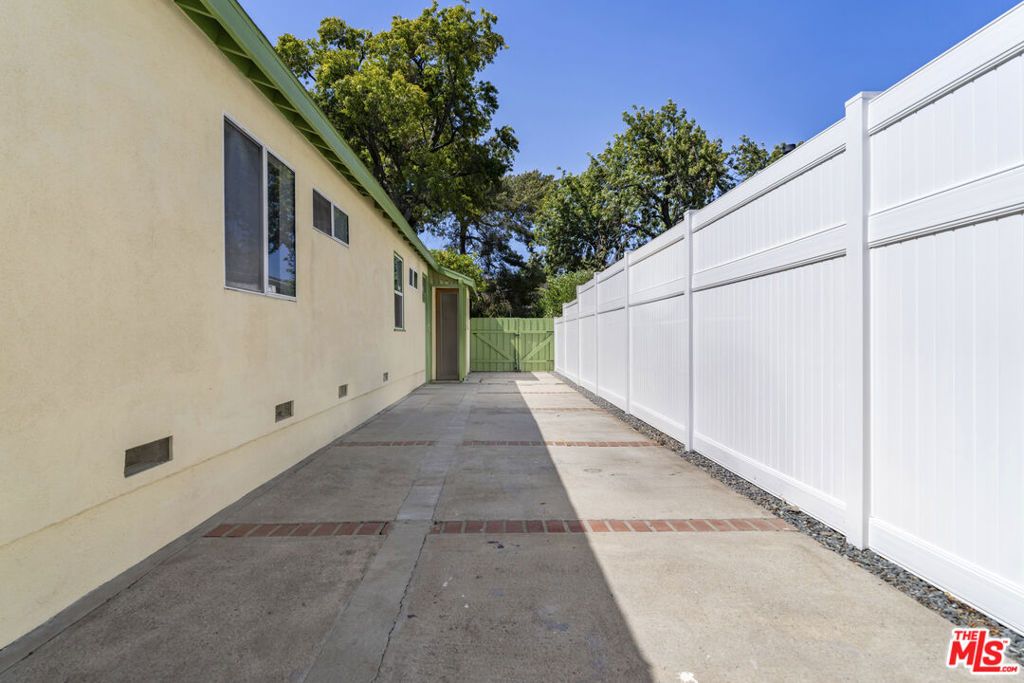 Image 51 of property listing at 14142 Hortense Street, Los Angeles, CA 91423