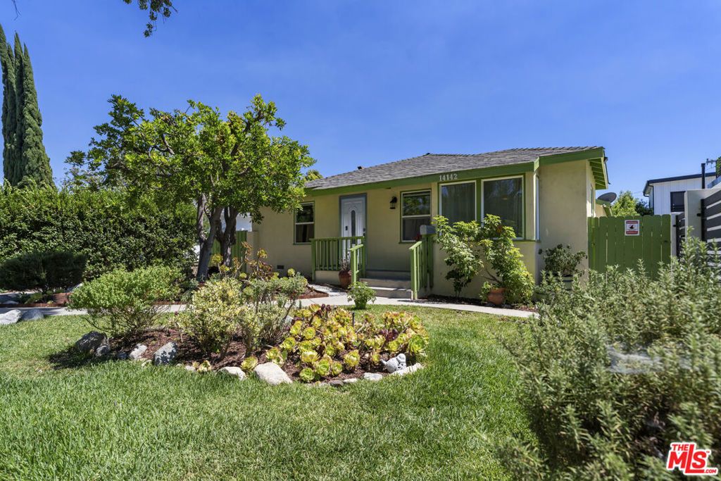 Image 6 of property listing at 14142 Hortense Street, Los Angeles, CA 91423
