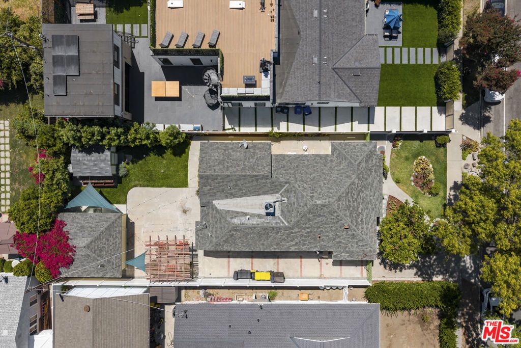 Image 7 of property listing at 14142 Hortense Street, Los Angeles, CA 91423