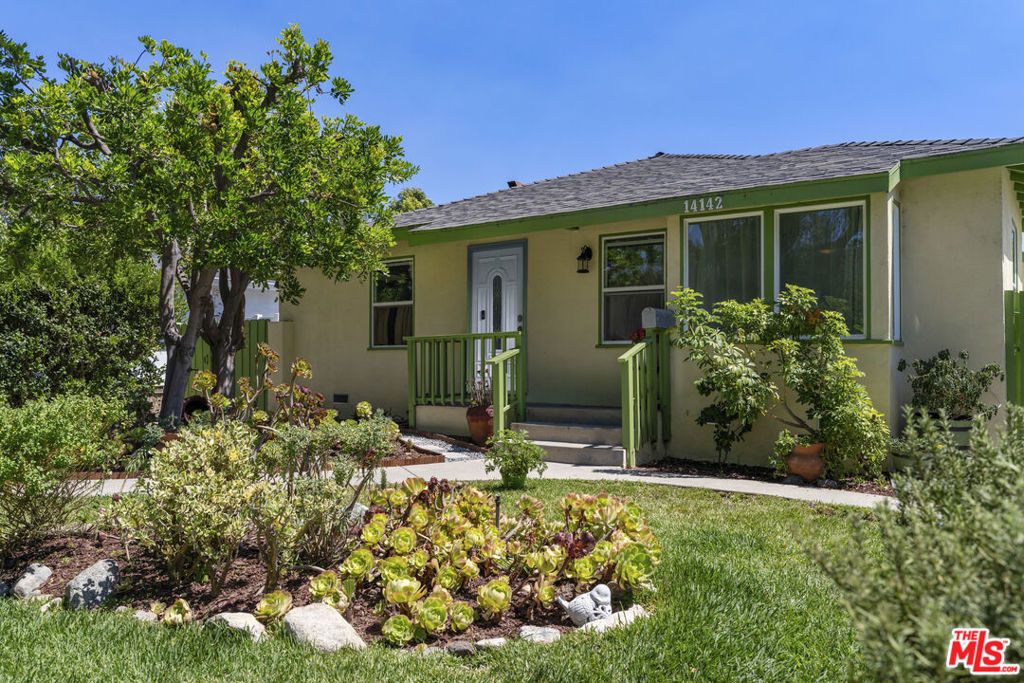 Image 8 of property listing at 14142 Hortense Street, Los Angeles, CA 91423