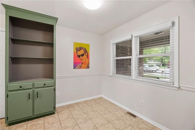 6 Coffman CIR, Hampton, VA 23669