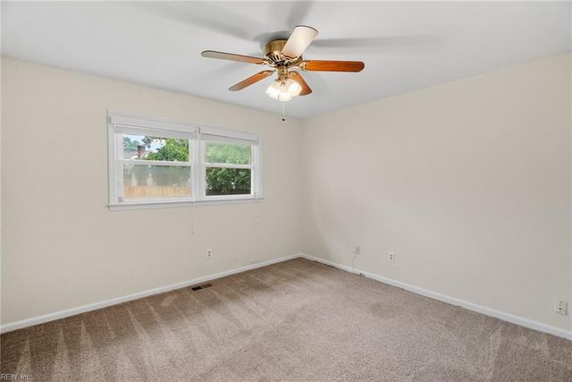 6 Coffman CIR, Hampton, VA 23669