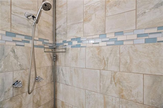 6 Coffman CIR, Hampton, VA 23669