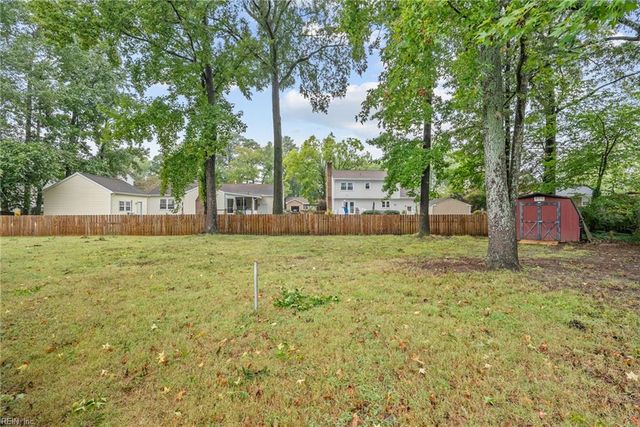 6 Coffman CIR, Hampton, VA 23669