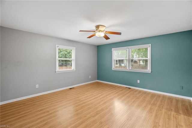 6 Coffman CIR, Hampton, VA 23669