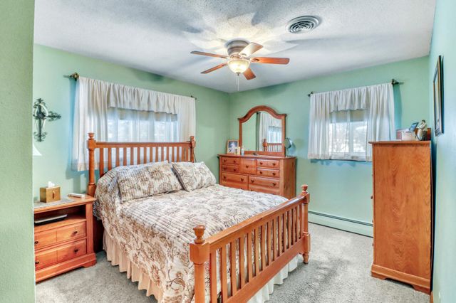 35 S Woodcrest Drive N, Fargo, ND 58102