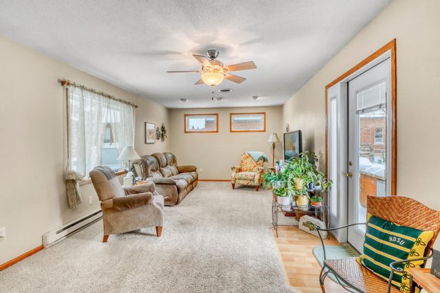 35 S Woodcrest Drive N, Fargo, ND 58102