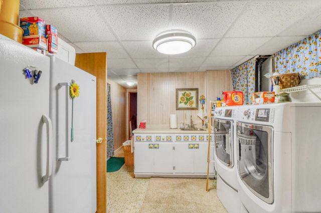 35 S Woodcrest Drive N, Fargo, ND 58102