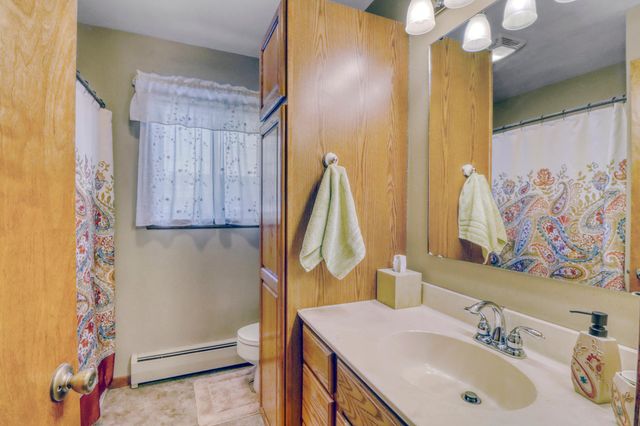 35 S Woodcrest Drive N, Fargo, ND 58102