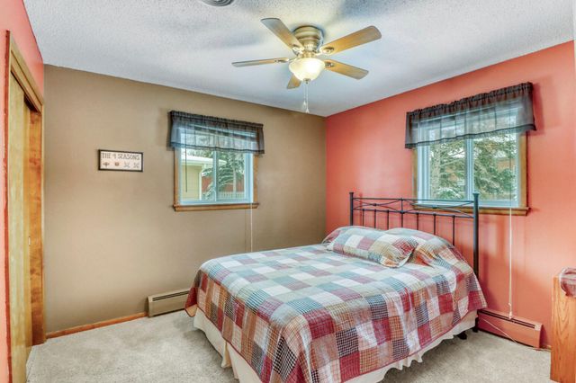 35 S Woodcrest Drive N, Fargo, ND 58102