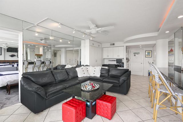 1770 Avenida Del Mundo 106, Coronado, CA 92118