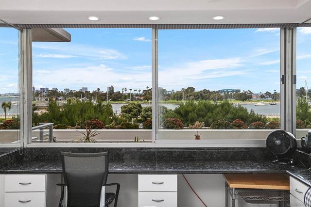 1770 Avenida Del Mundo 106, Coronado, CA 92118