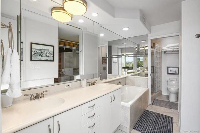 1770 Avenida Del Mundo 106, Coronado, CA 92118