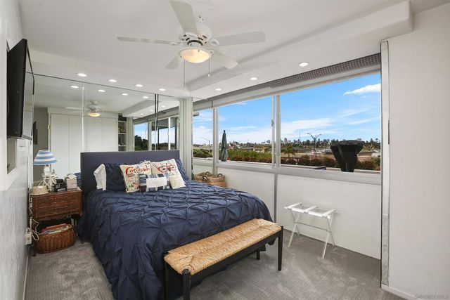 1770 Avenida Del Mundo 106, Coronado, CA 92118