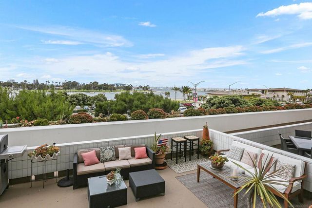 1770 Avenida Del Mundo 106, Coronado, CA 92118