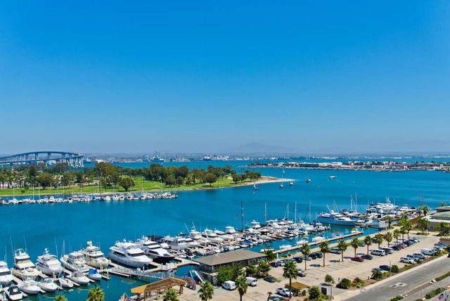1770 Avenida Del Mundo 106, Coronado, CA 92118