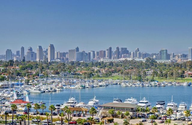 1770 Avenida Del Mundo 106, Coronado, CA 92118