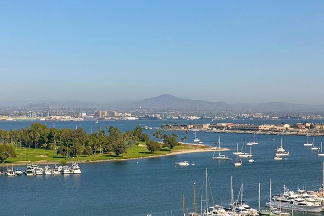 1770 Avenida Del Mundo 106, Coronado, CA 92118