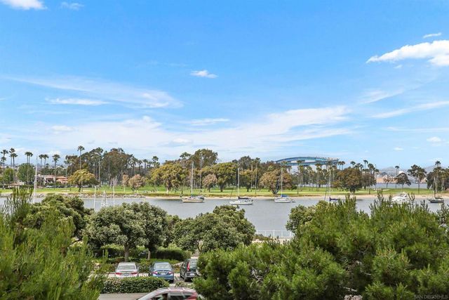 1770 Avenida Del Mundo 106, Coronado, CA 92118