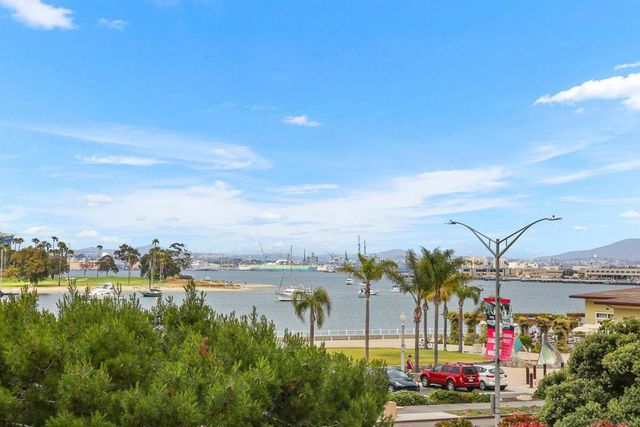 1770 Avenida Del Mundo 106, Coronado, CA 92118
