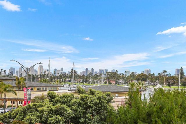 1770 Avenida Del Mundo 106, Coronado, CA 92118