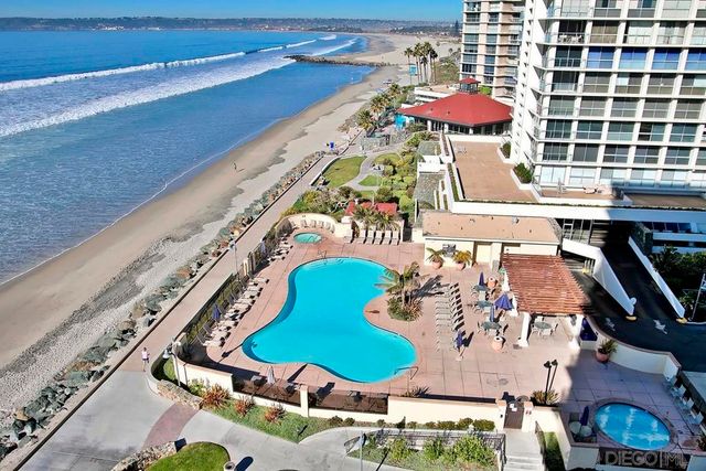 1770 Avenida Del Mundo 106, Coronado, CA 92118