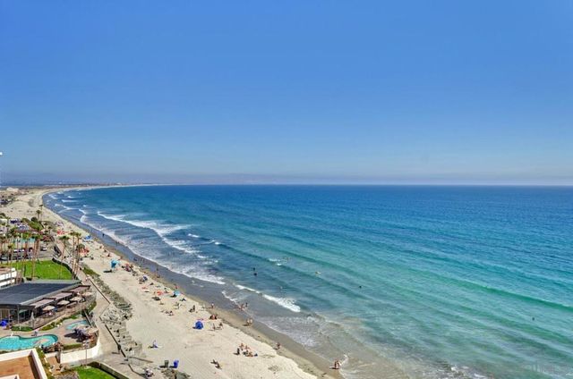 1770 Avenida Del Mundo 106, Coronado, CA 92118