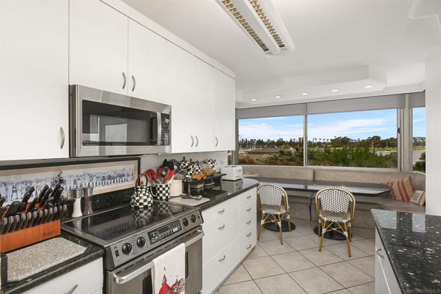 1770 Avenida Del Mundo 106, Coronado, CA 92118