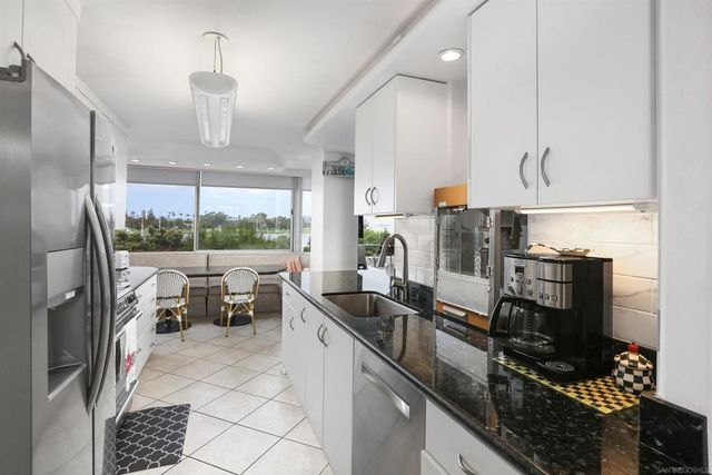 1770 Avenida Del Mundo 106, Coronado, CA 92118