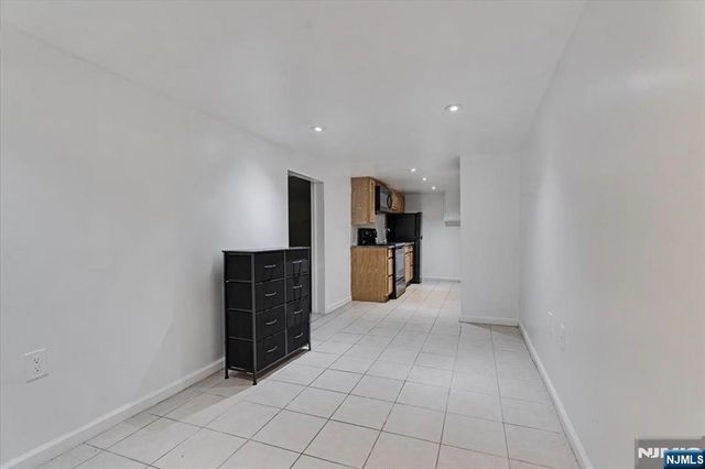 94 Manchester Avenue, Paterson, NJ 07502