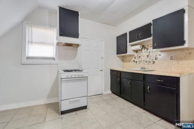 94 Manchester Avenue, Paterson, NJ 07502