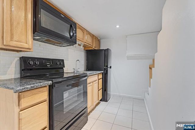 94 Manchester Avenue, Paterson, NJ 07502