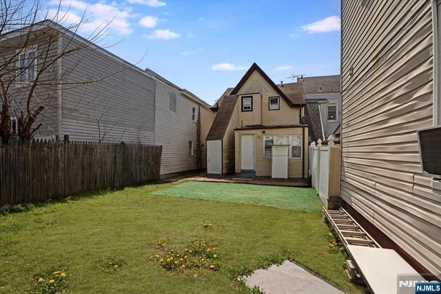 94 Manchester Avenue, Paterson, NJ 07502