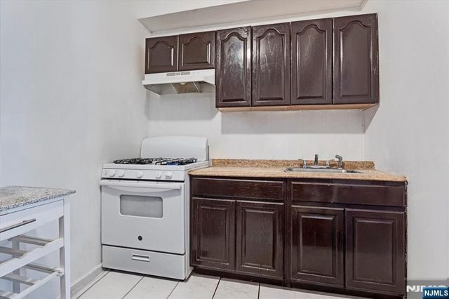 94 Manchester Avenue, Paterson, NJ 07502