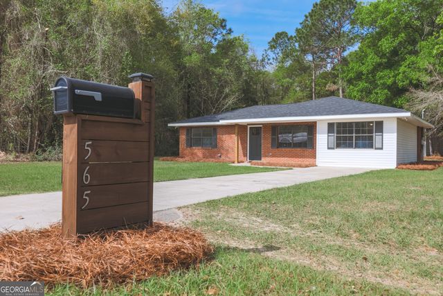565 Killingsworth Road, Jesup, GA 31545