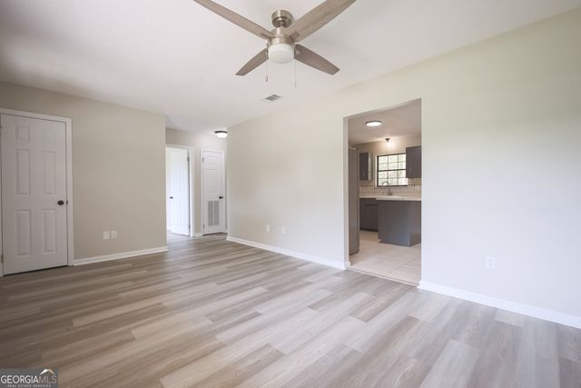 565 Killingsworth Road, Jesup, GA 31545