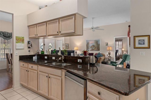 122 CORKWOOD BOULEVARD, Homosassa, FL 34446