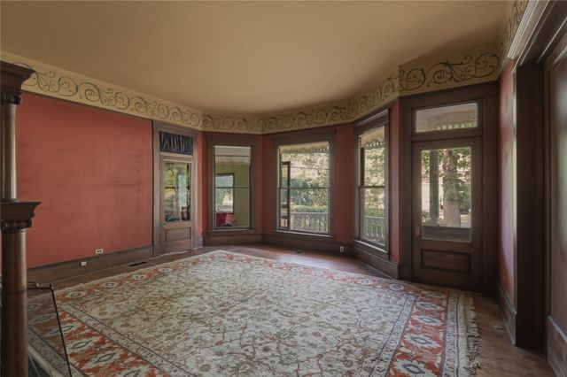 221 E Bridge Street, Granbury, TX 76048