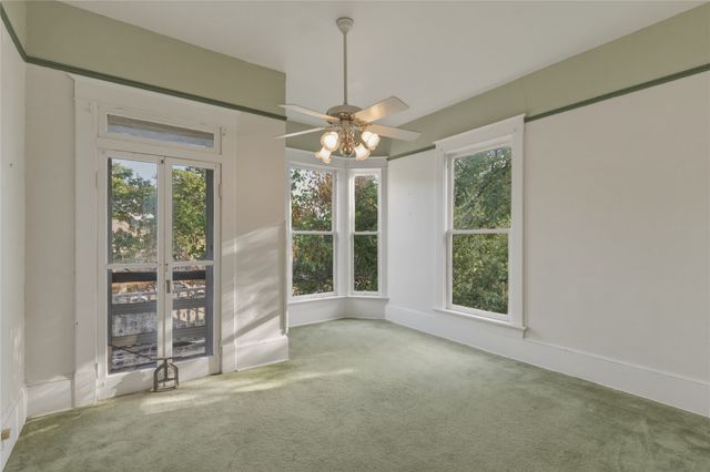 221 E Bridge Street, Granbury, TX 76048
