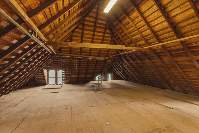 221 E Bridge Street, Granbury, TX 76048