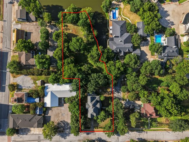 221 E Bridge Street, Granbury, TX 76048