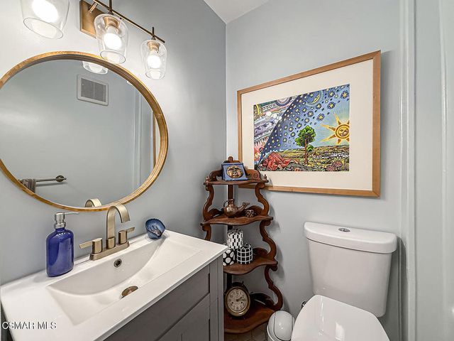 1528 Yale Street 3, Santa Monica, CA 90404