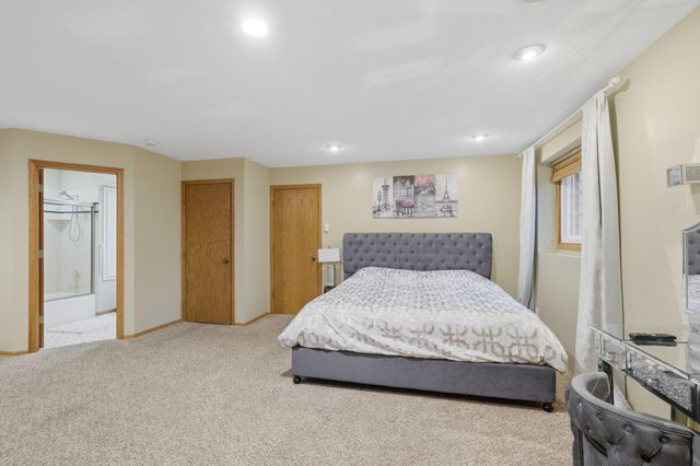 1725 129th Lane NW, Coon Rapids, MN 55448