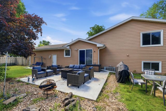 1725 129th Lane NW, Coon Rapids, MN 55448