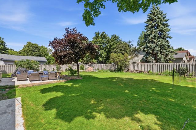 1725 129th Lane NW, Coon Rapids, MN 55448