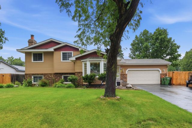 1725 129th Lane NW, Coon Rapids, MN 55448