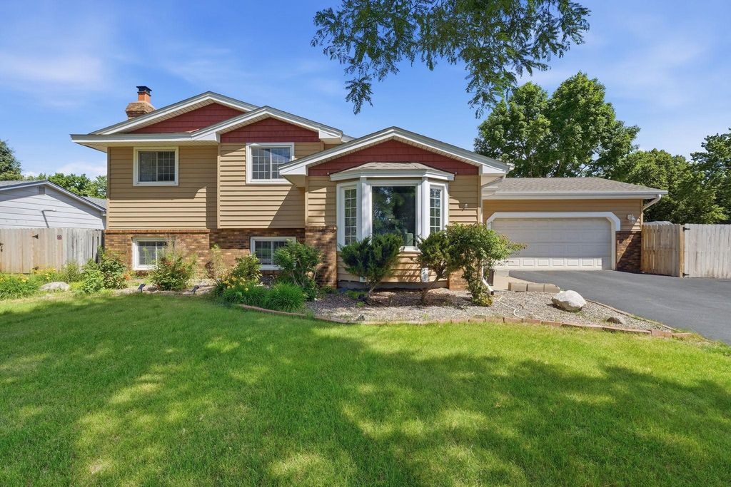 1725 129th Lane NW, Coon Rapids, MN 55448 — photo 2