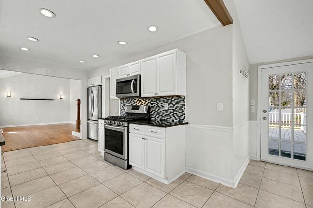 54 Forts Ferry Road, Colonie, NY 12110