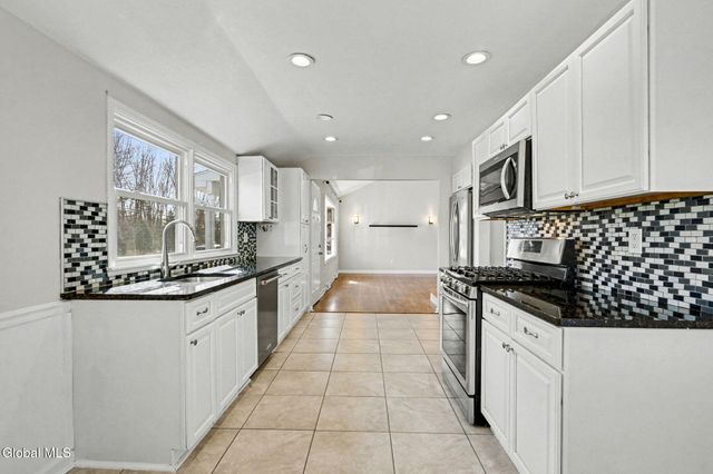 54 Forts Ferry Road, Colonie, NY 12110